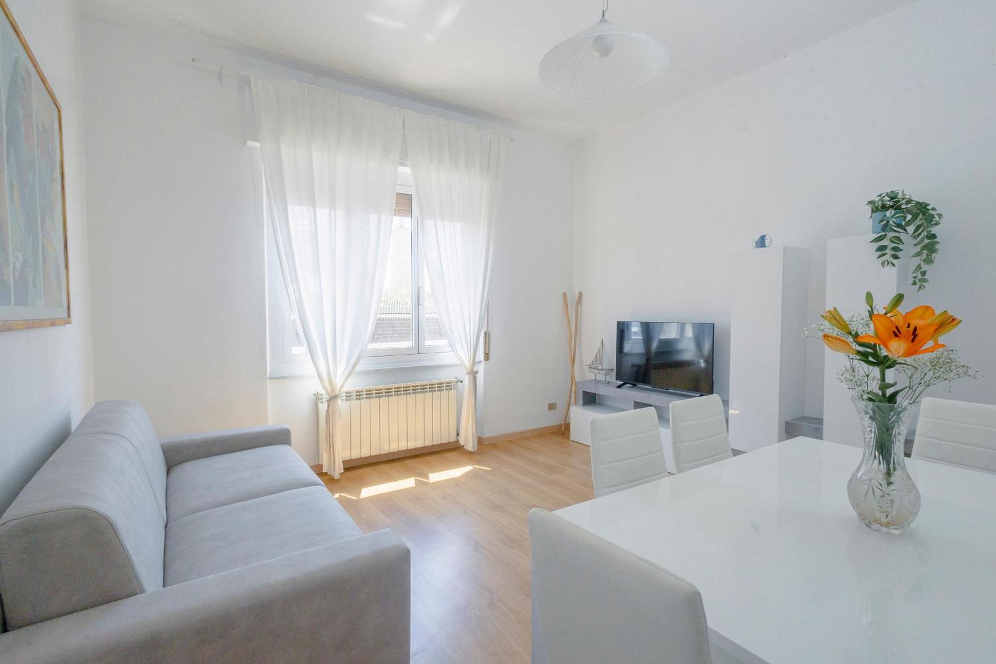 "L'Attico Bianco" City View 10 M A Piedi Dal Mare Савона Екстериор снимка