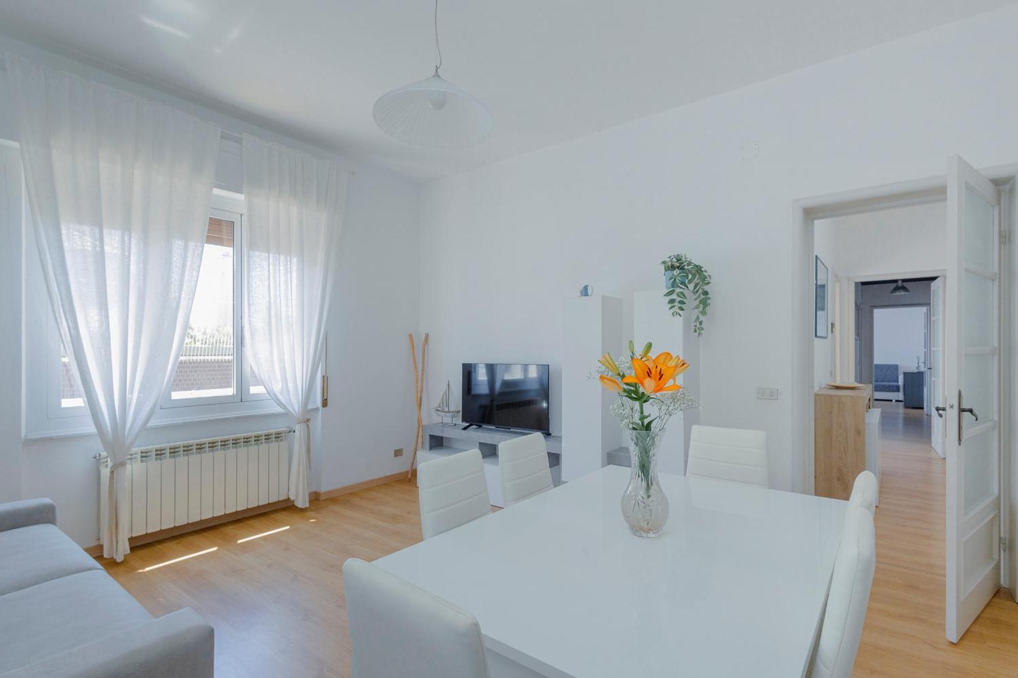 "L'Attico Bianco" City View 10 M A Piedi Dal Mare Савона Екстериор снимка