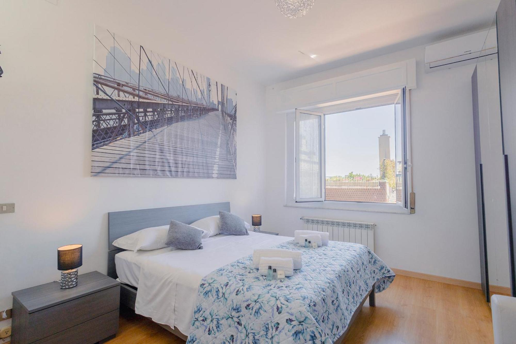 "L'Attico Bianco" City View 10 M A Piedi Dal Mare Савона Екстериор снимка